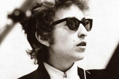 Bob-Dylan-Ray-Ban-wayfarers-500x333